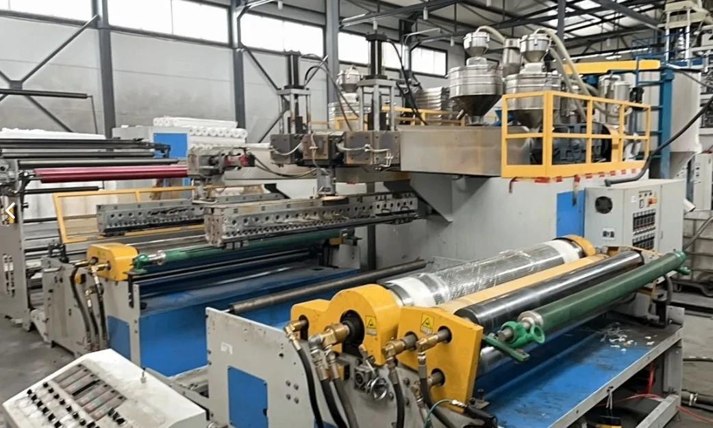 Экструзионная установка для производства пузырчатой плёнки ABF1600/3/3/LA