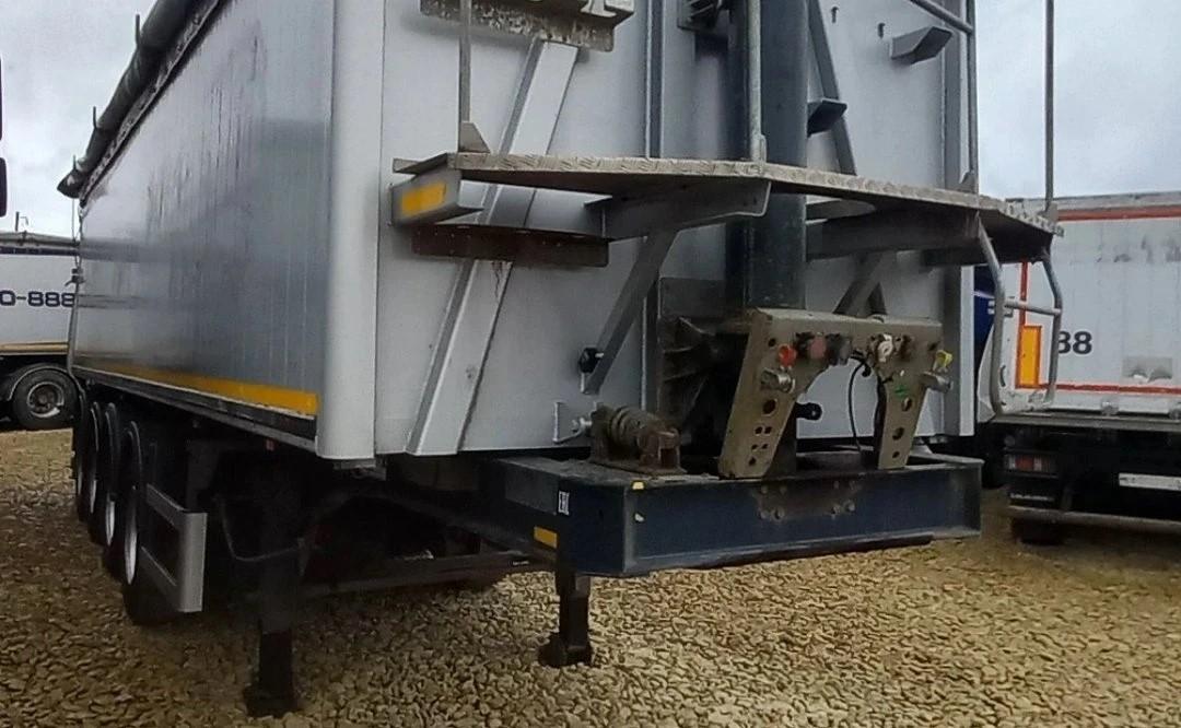 Специальный полуприцеп BODEX KIS 4WA1
