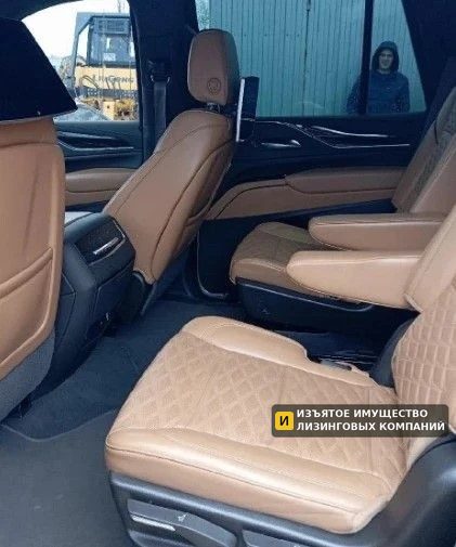 Б/у Внедорожник CADILLAC Escalade — фото 3