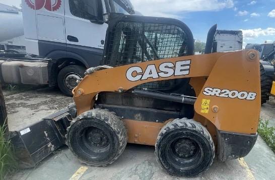 Мини-погрузчик CASE SR200B