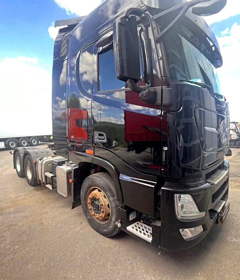 Седельный тягач Dongfeng DFH