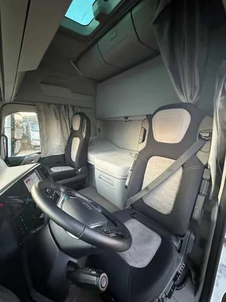 Седельный тягач Ford F-MAX — фото 3