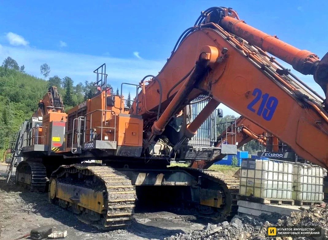 Б/у Карьерный экскаватор Hitachi EX1200-7