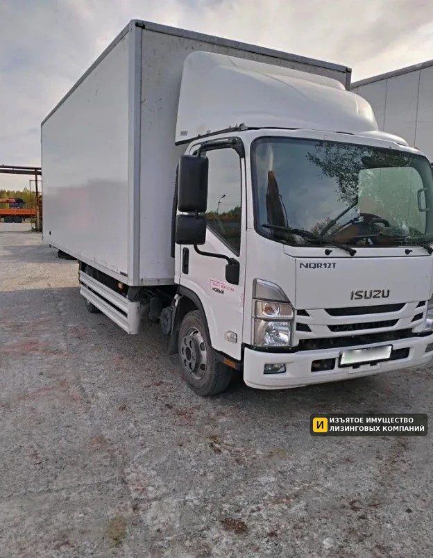 Б/у Изотермический фургон Isuzu NQR