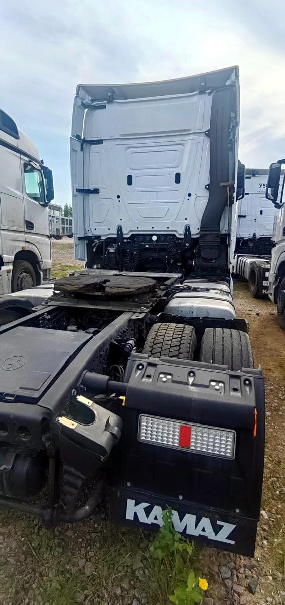 Седельный тягач КамАЗ 54901-70004-СА — фото 3