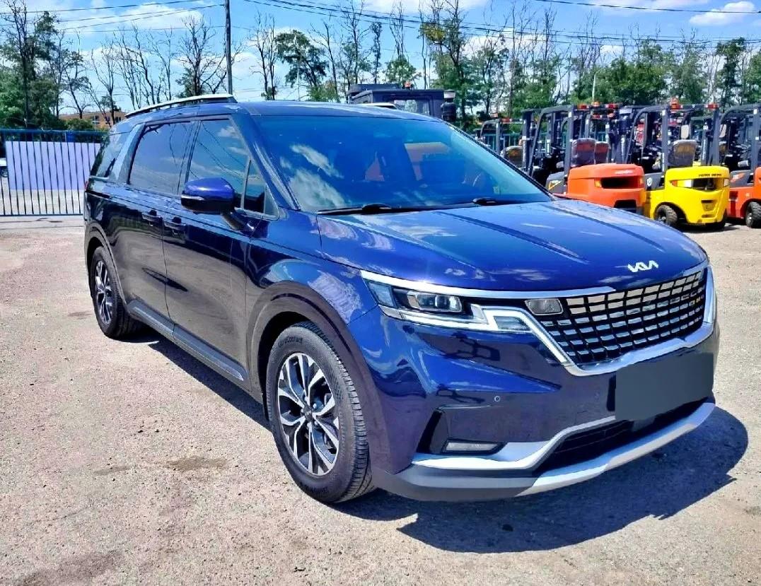 Минивэн KIA Carnival