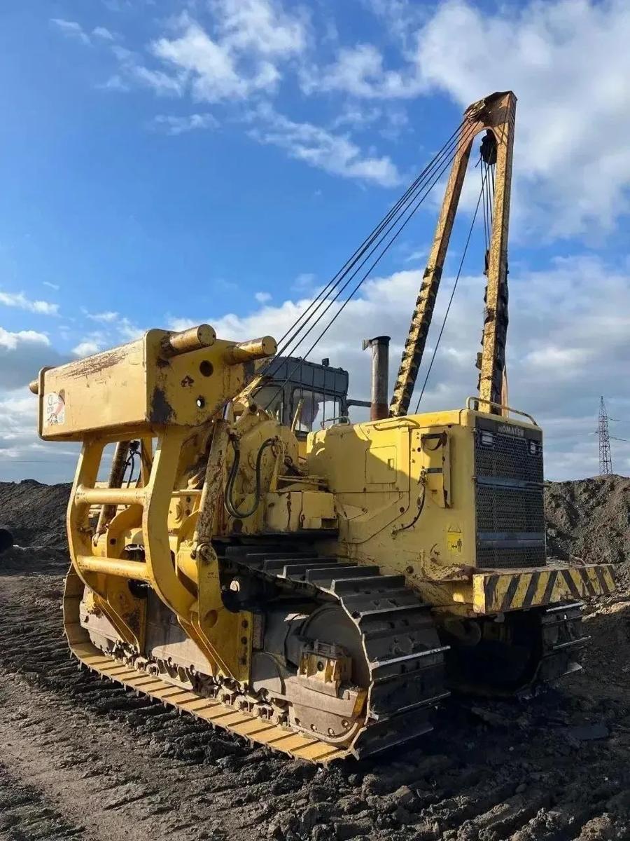 Трубоукладчик Komatsu D355C