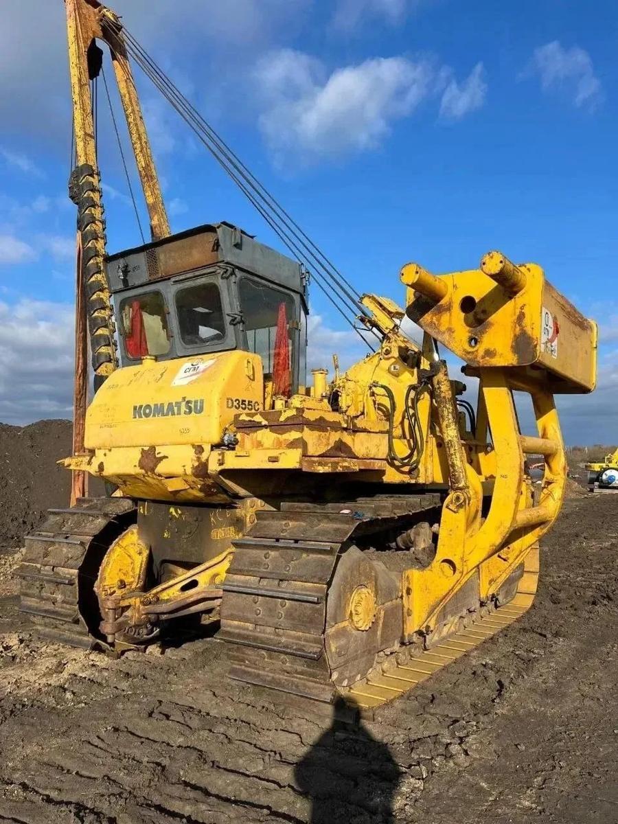 Трубоукладчик Komatsu D355C