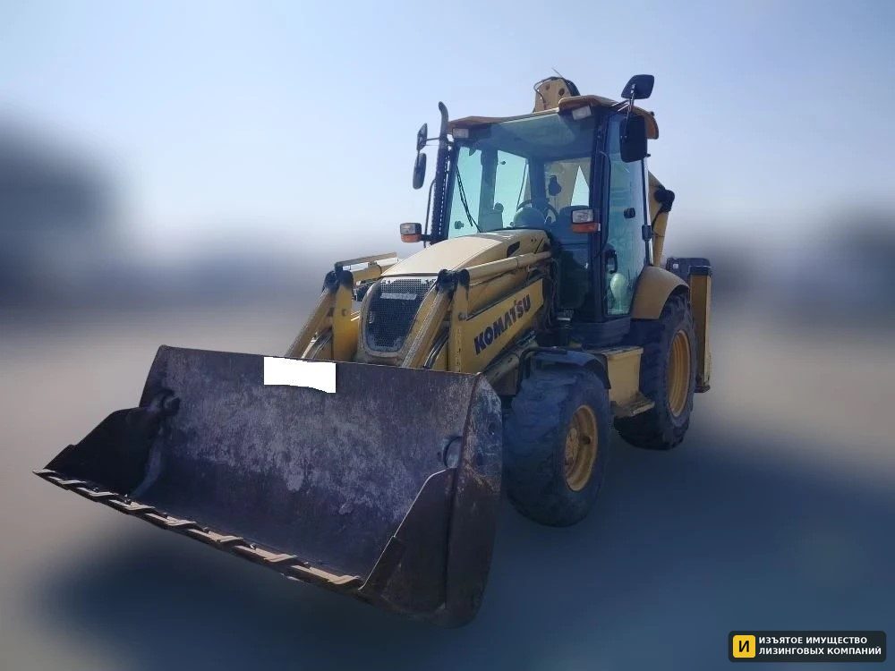 Б/у Экскаватор-погрузчик Komatsu WB93R-5E0 4х4