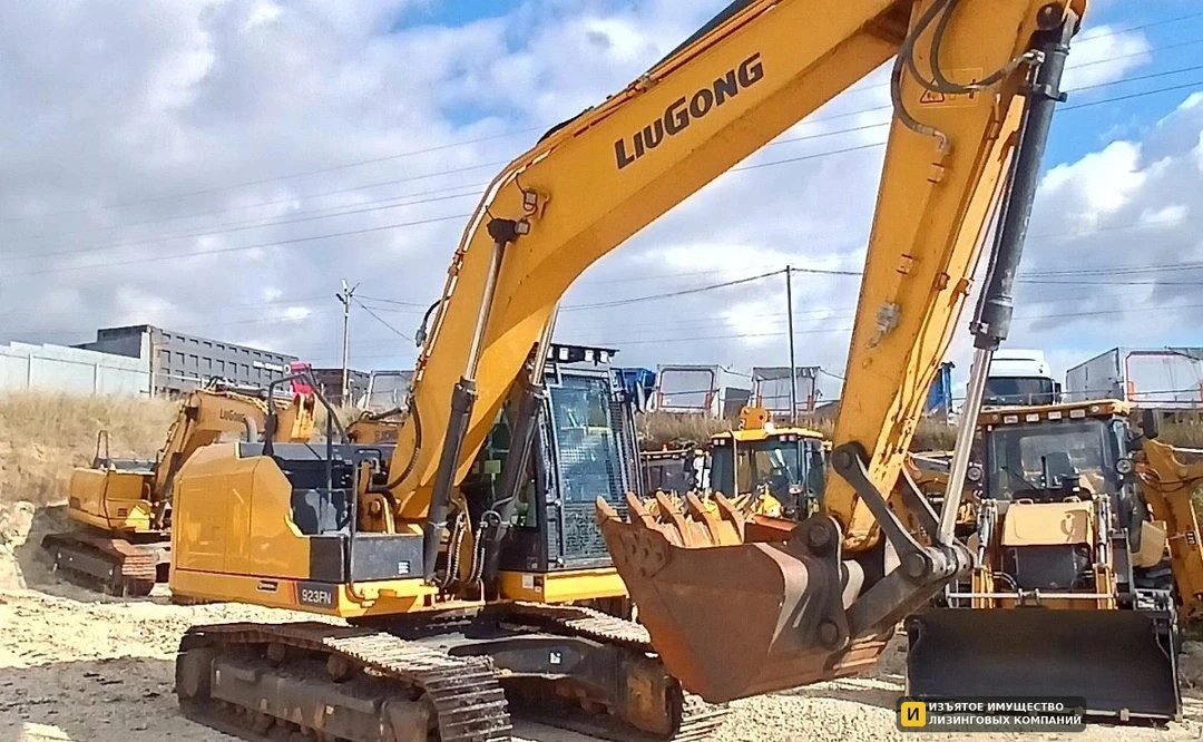 Б/у Экскаватор LIUGONG CLG923FN