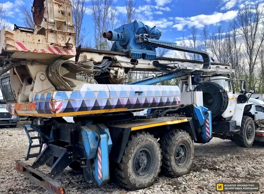 Б/у Буровая установка СТРОЙДОРМАШ МБШ-812 — фото 2