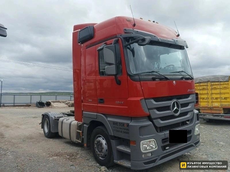 Б/у Седельный тягач MERCEDES-BENZ Actros