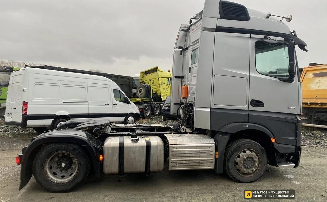 Б/у Седельный тягач Mercedes-Benz Actros