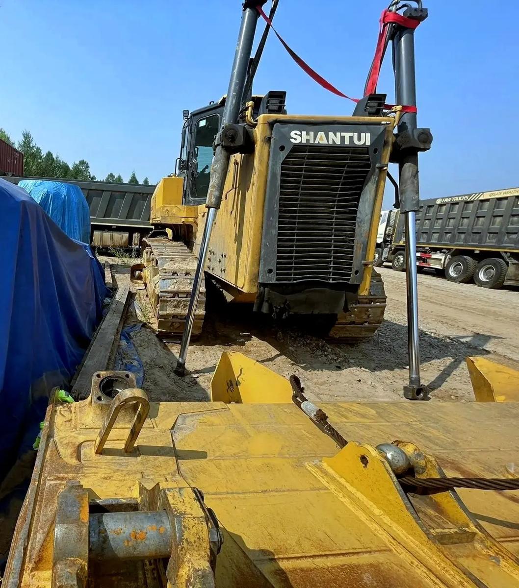 Бульдозер Shantui SD3483 XL