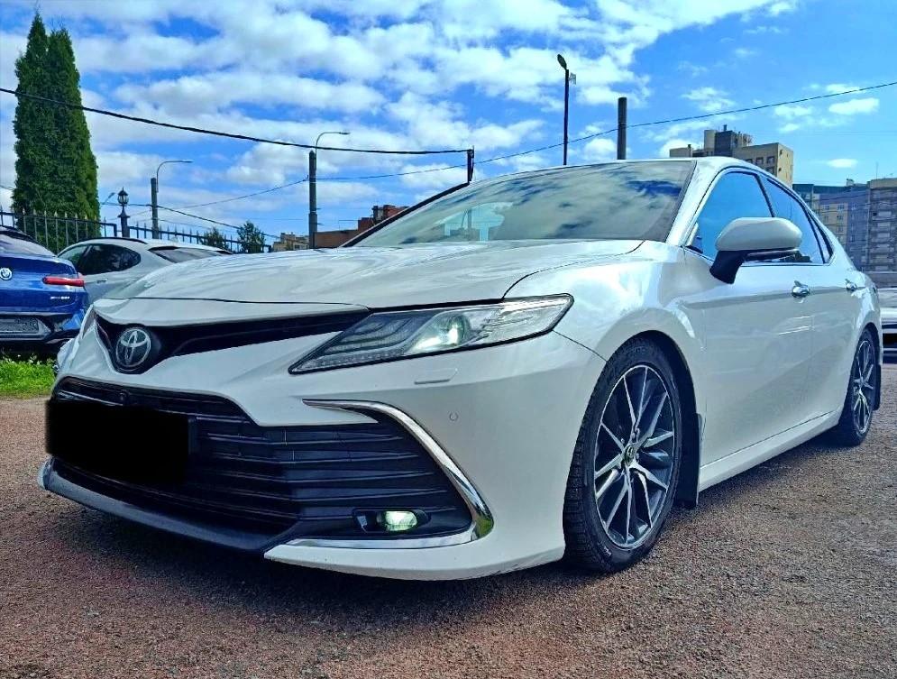Седан Toyota Camry