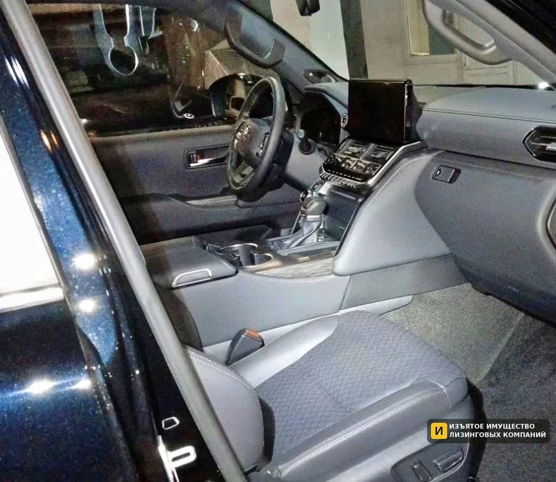 Б/у Внедорожник Toyota Land Cruiser 300 3.3 AT