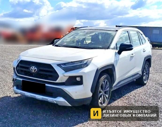 Внедорожник Toyota RAV4 2.0 CVT
