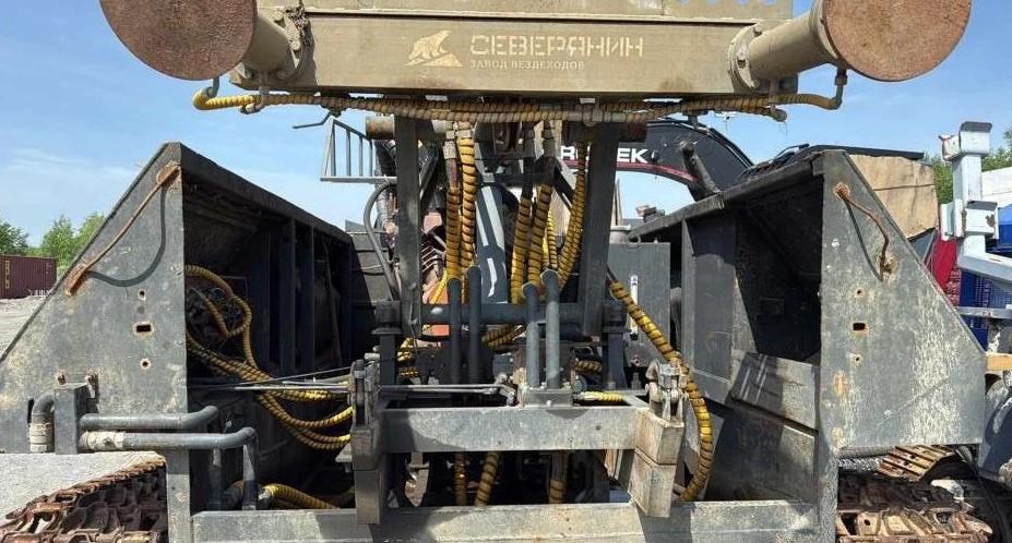 Гусеничный вездеход с бурильной установкой Сибснабсервис УРБ 2Д3 на базе ТГВ-7-Б — фото 7